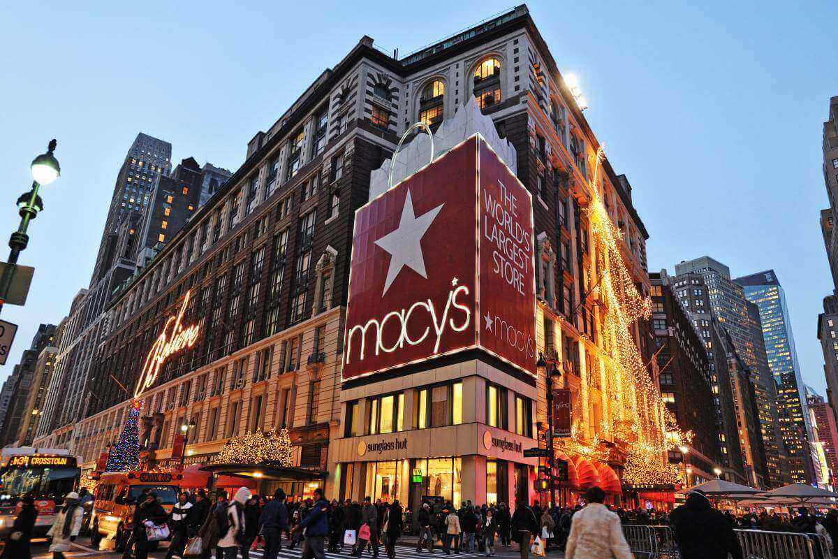 Macy S To Close 125 Stores Grow Digital Business Commercial   Holidaytripodmacys 010  Large 